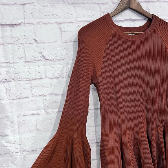 Eva Mendes by New York & Company Bell Sleeve Peplum Sweater Size Large - Picture 6 of 12